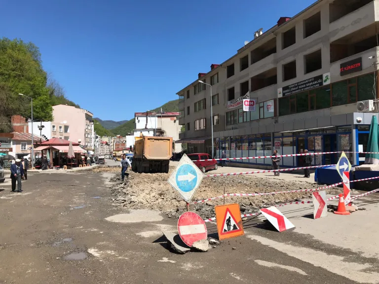 İlçe Merkezinde Karayolu Çalışmaları Başladı — galeri görseli