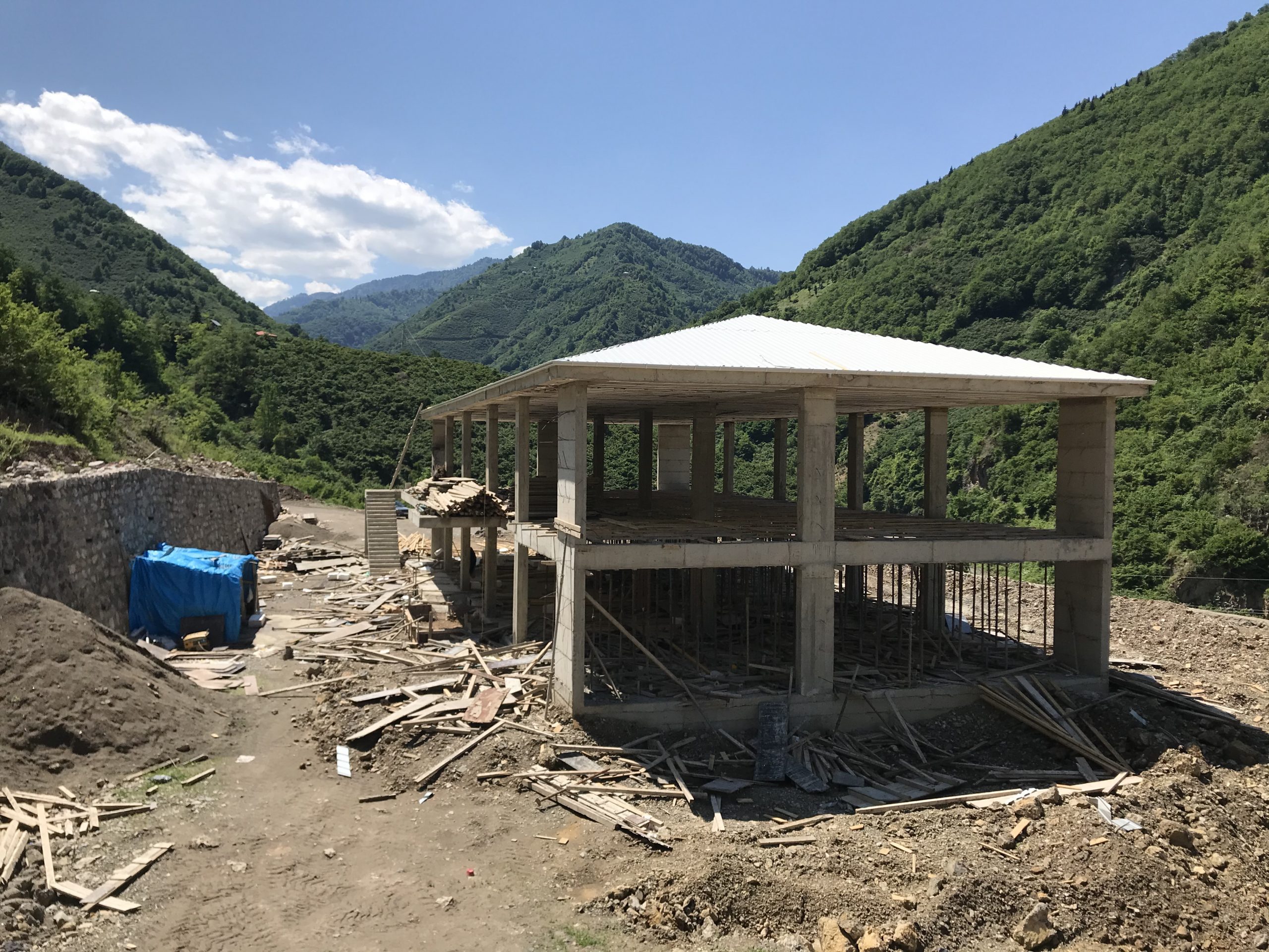 Mezbaha Yapımı Devam Ediyor