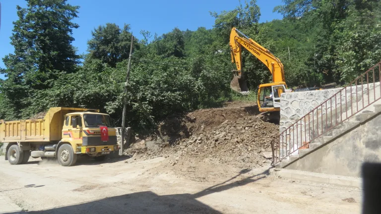Yol Düzenleme Çalışmalarımız Devam Ediyor — galeri görseli