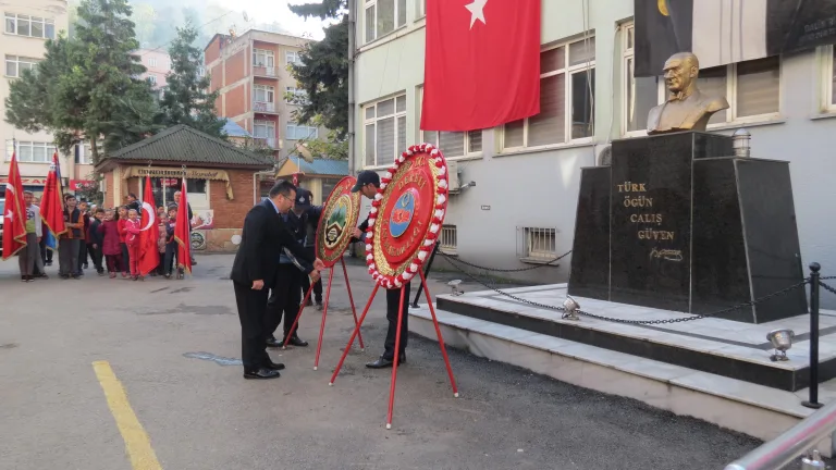 M.Kemal Atatürk Saygıyla Anıldı — galeri görseli