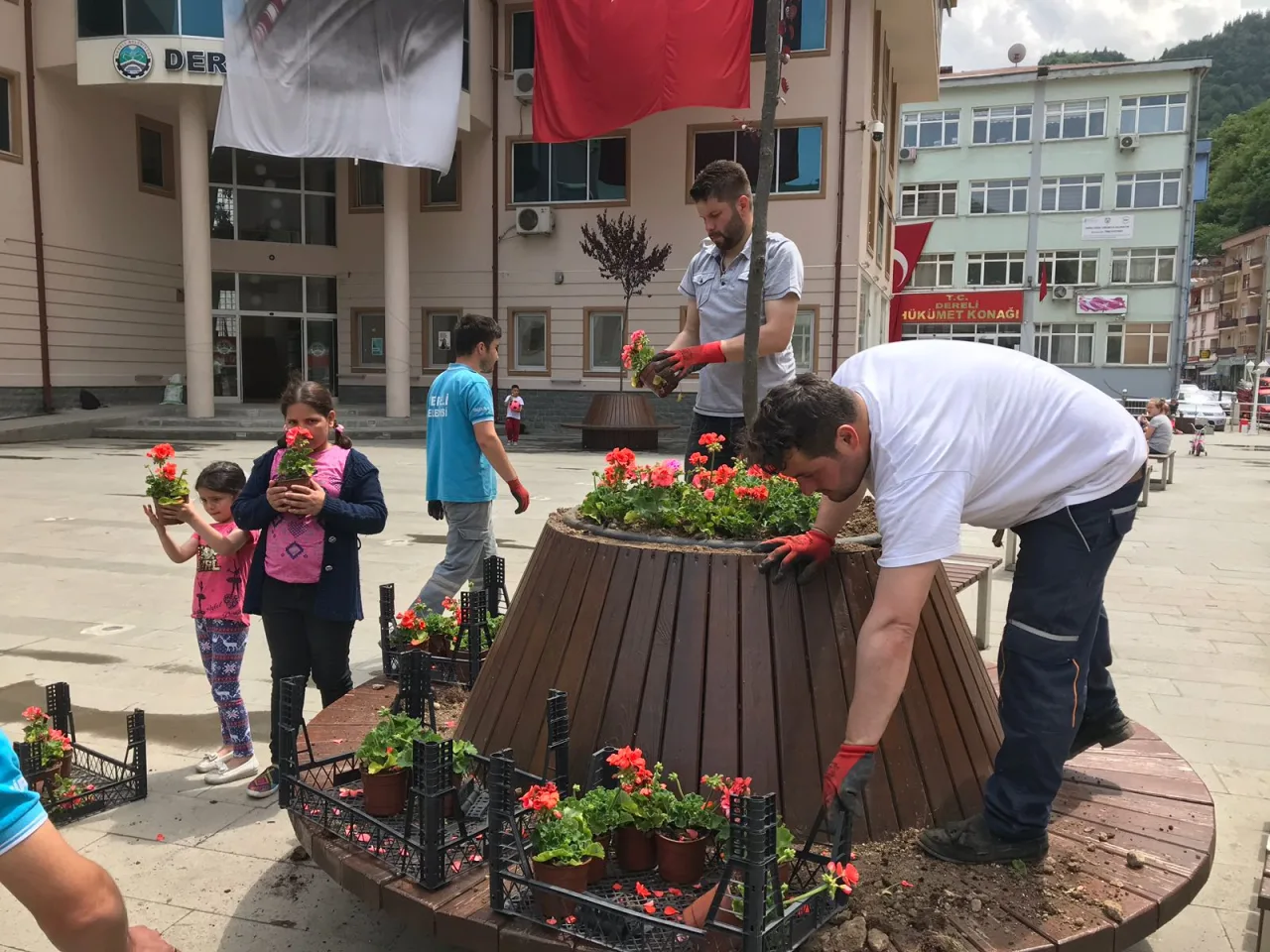 İlçemizde Çiçekler Açtı