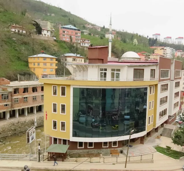 Meslek Yüksek Okulu — galeri görseli